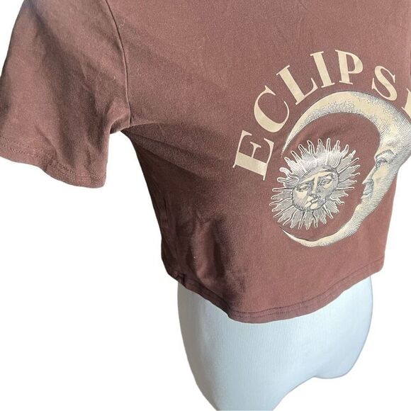 Youth Girls Eclipse Celestial Moon Sun Crop Graphic Tee Shirt Top - Sz 14/16 - Picture 3 of 3